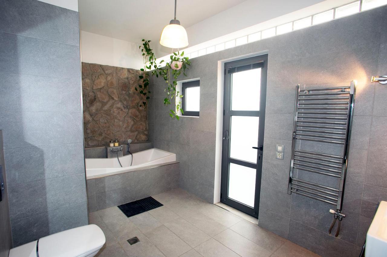 Spacious Suite With Luxury Bath Афины Экстерьер фото